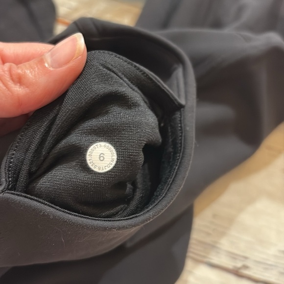 Lululemon InStill High Rise Tight 25” in Black Graphite Sz 6 - Picture 9 of 9